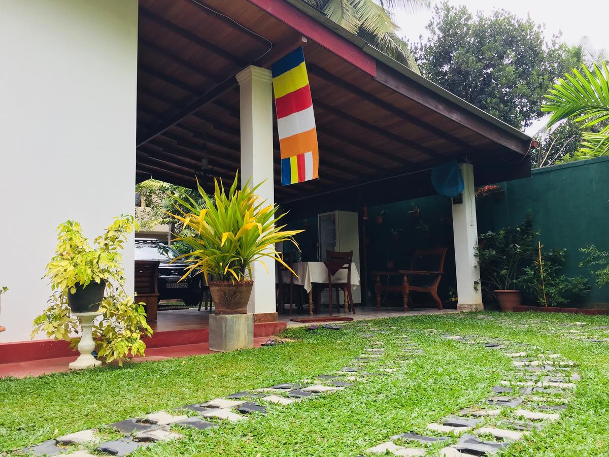 Villa Begonia Katugastota Luaran gambar
